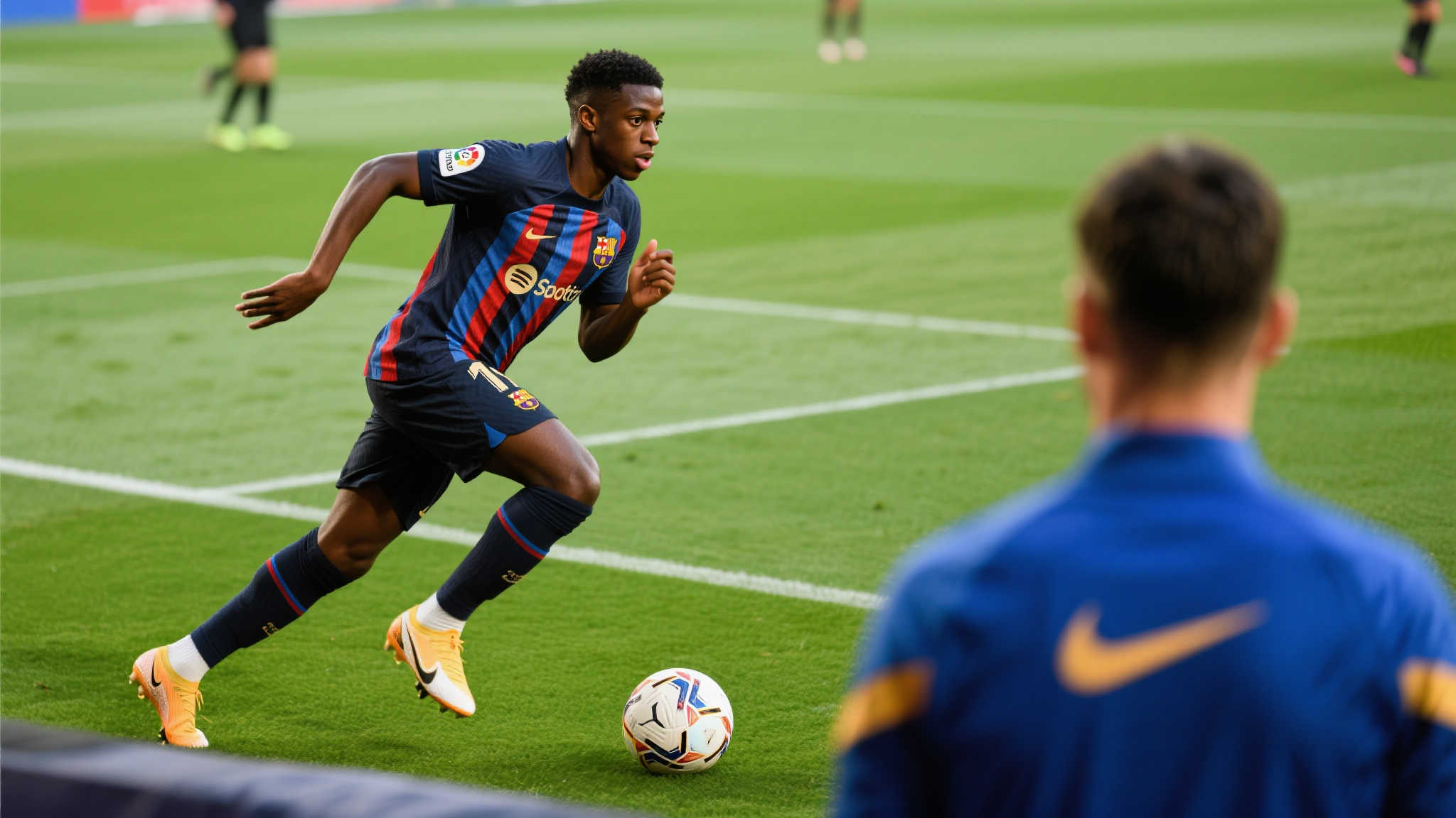 教练认可我团队精神,登贝莱称无需佩戴PS设备 在足球的世界里,个人能力固然重要,但团队合作同样不